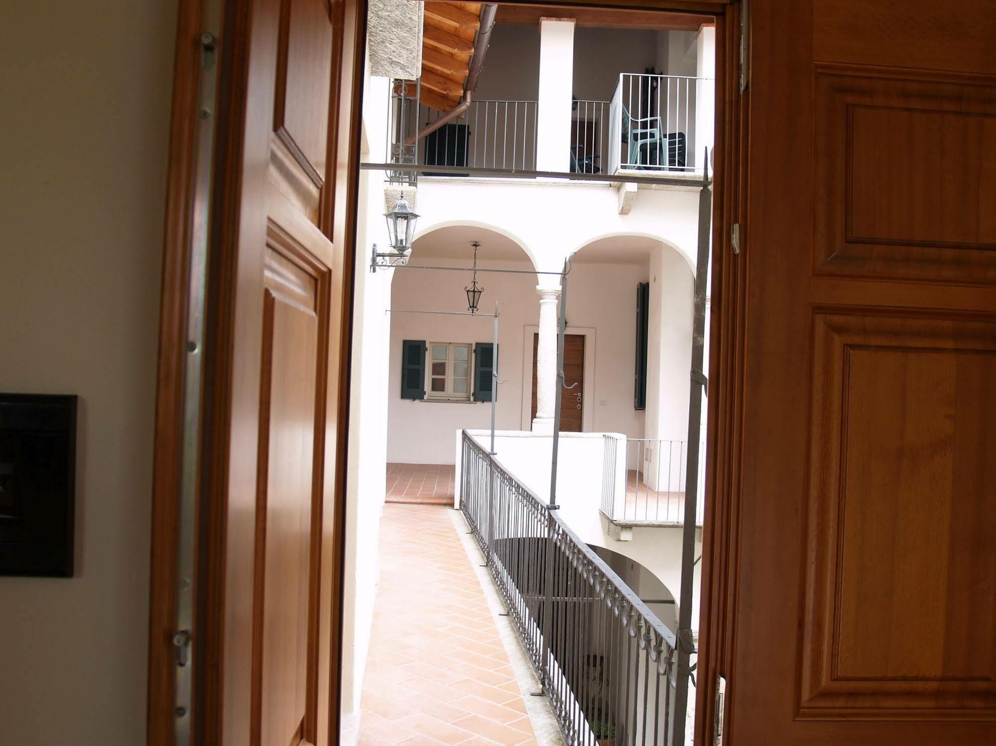 Casa Botta - Luino Lago Maggiore מראה חיצוני תמונה