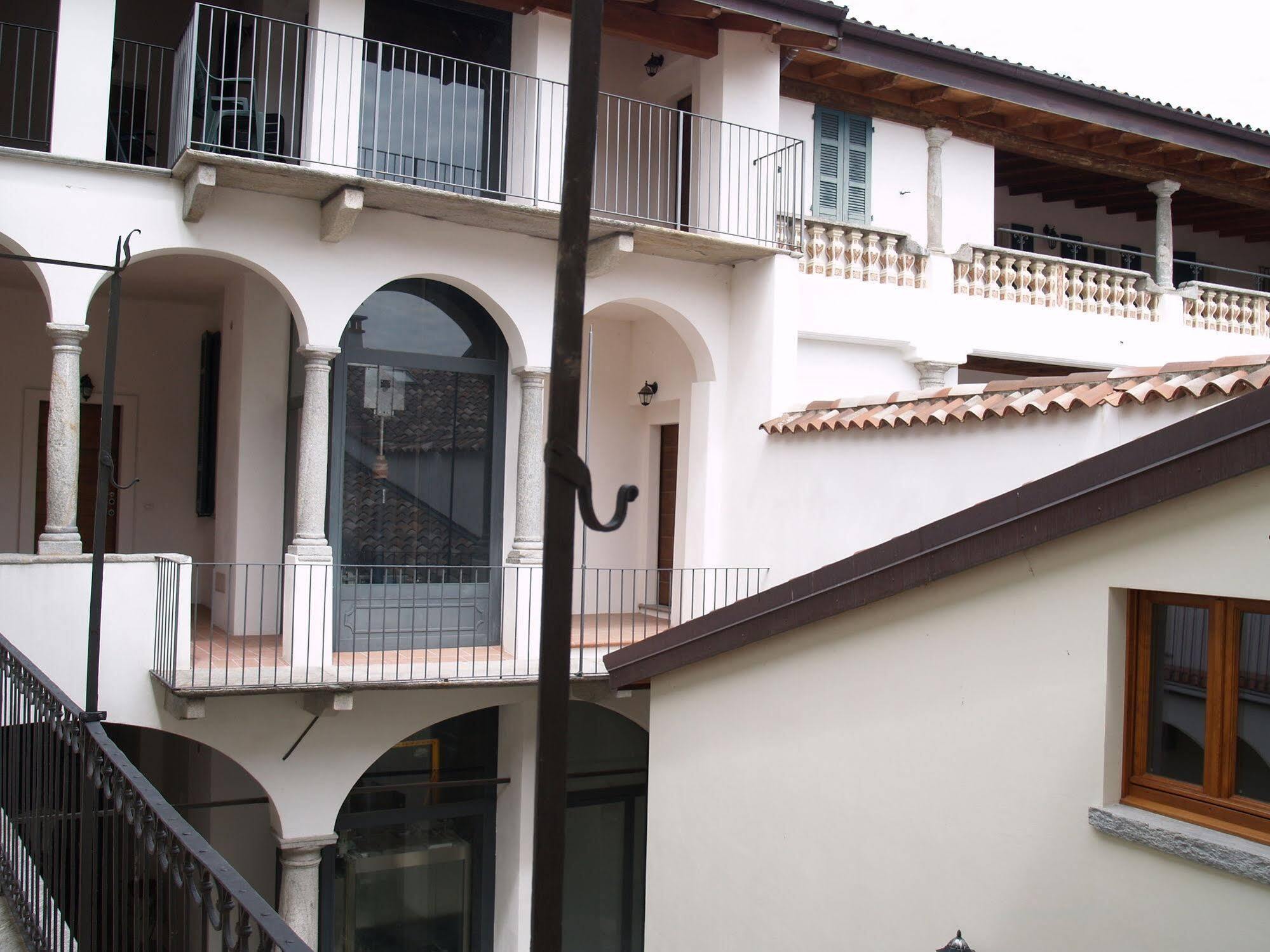 Casa Botta - Luino Lago Maggiore מראה חיצוני תמונה